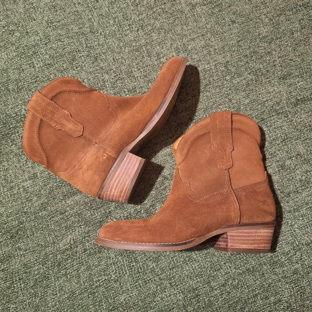 Dingo Rust Suede Cowgirl Boots